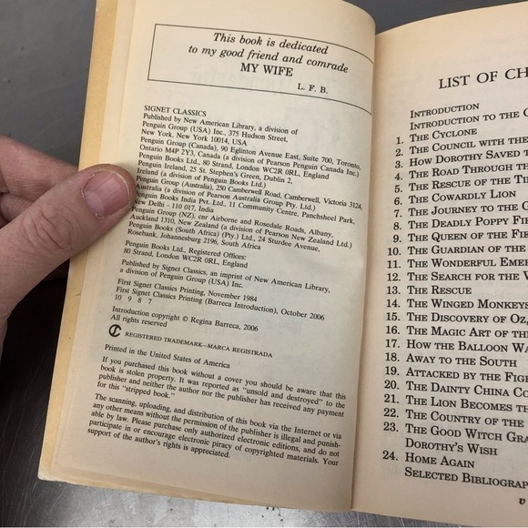 The Wonderful Wizard of OZ by: L. Frank Baum, paperback book - Picture 2 of 7